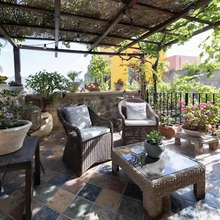 Daire George & Alexandra's Rhodes City