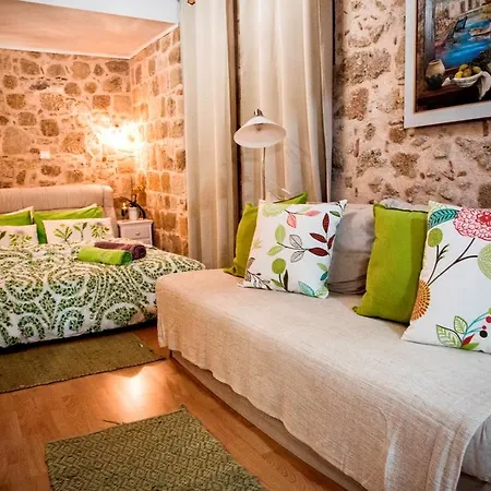 George & Alexandra'S Apartments Rhodes City