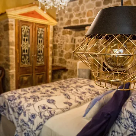 George & Alexandra's Daire *