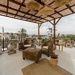 George & Alexandra's شقة Rhodes City