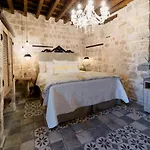 George & Alexandra's Appartement Rhodes City
