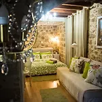 George & Alexandra's Appartement