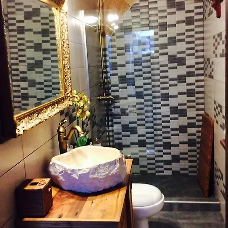 George & Alexandra'S Apartments Rhodes City