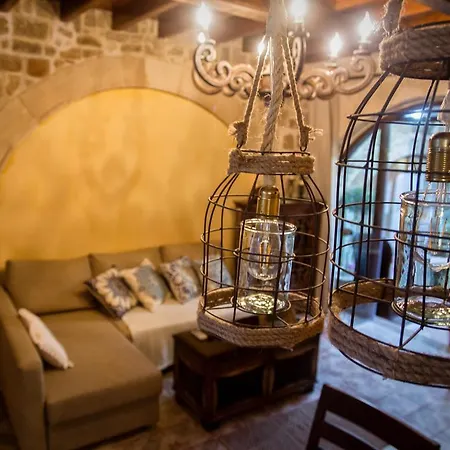 George & Alexandra's Апартаменти