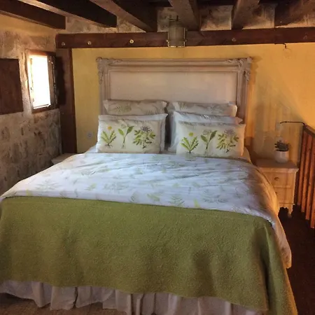 George & Alexandra'S Apartments Apartment